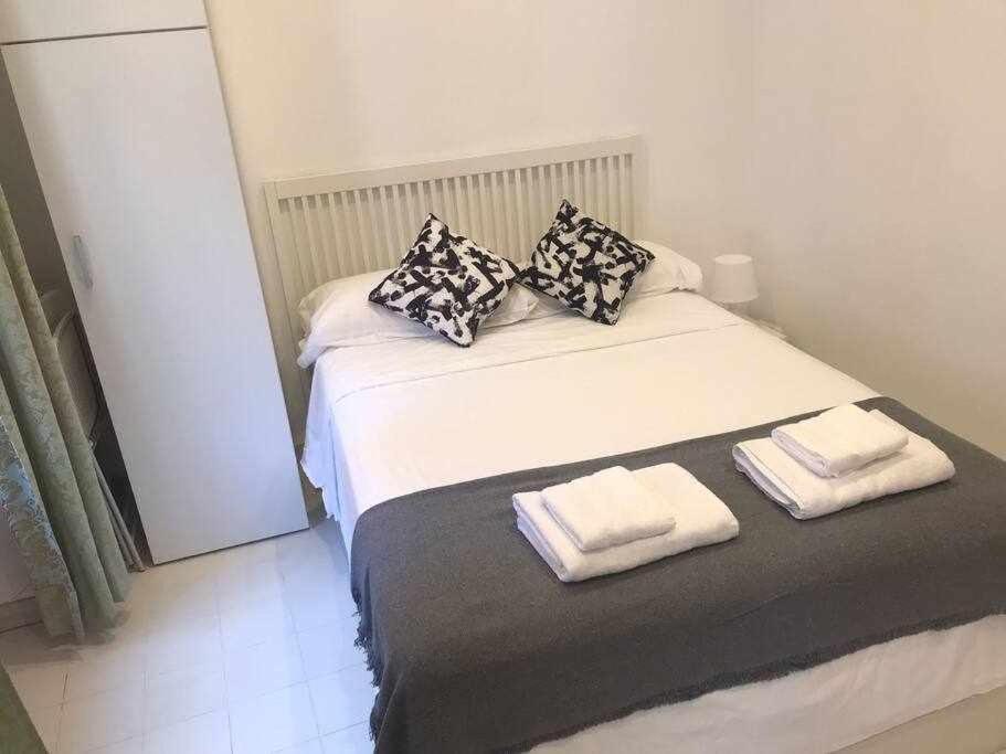 Un Genial Estudio En El Barrio Las Cortes Madrid Dış mekan fotoğraf