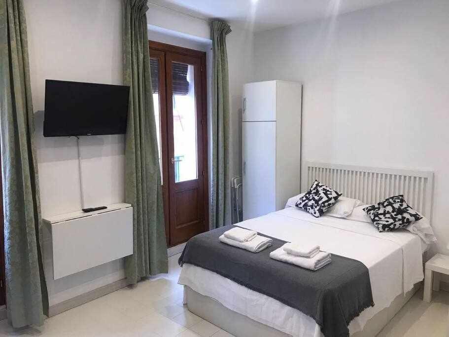 Un Genial Estudio En El Barrio Las Cortes Madrid Dış mekan fotoğraf