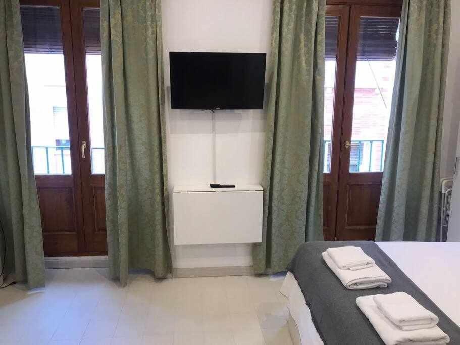 Un Genial Estudio En El Barrio Las Cortes Madrid Dış mekan fotoğraf